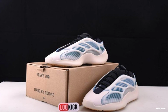 YEEZY ADIDAS GY0260 700 V3 0711